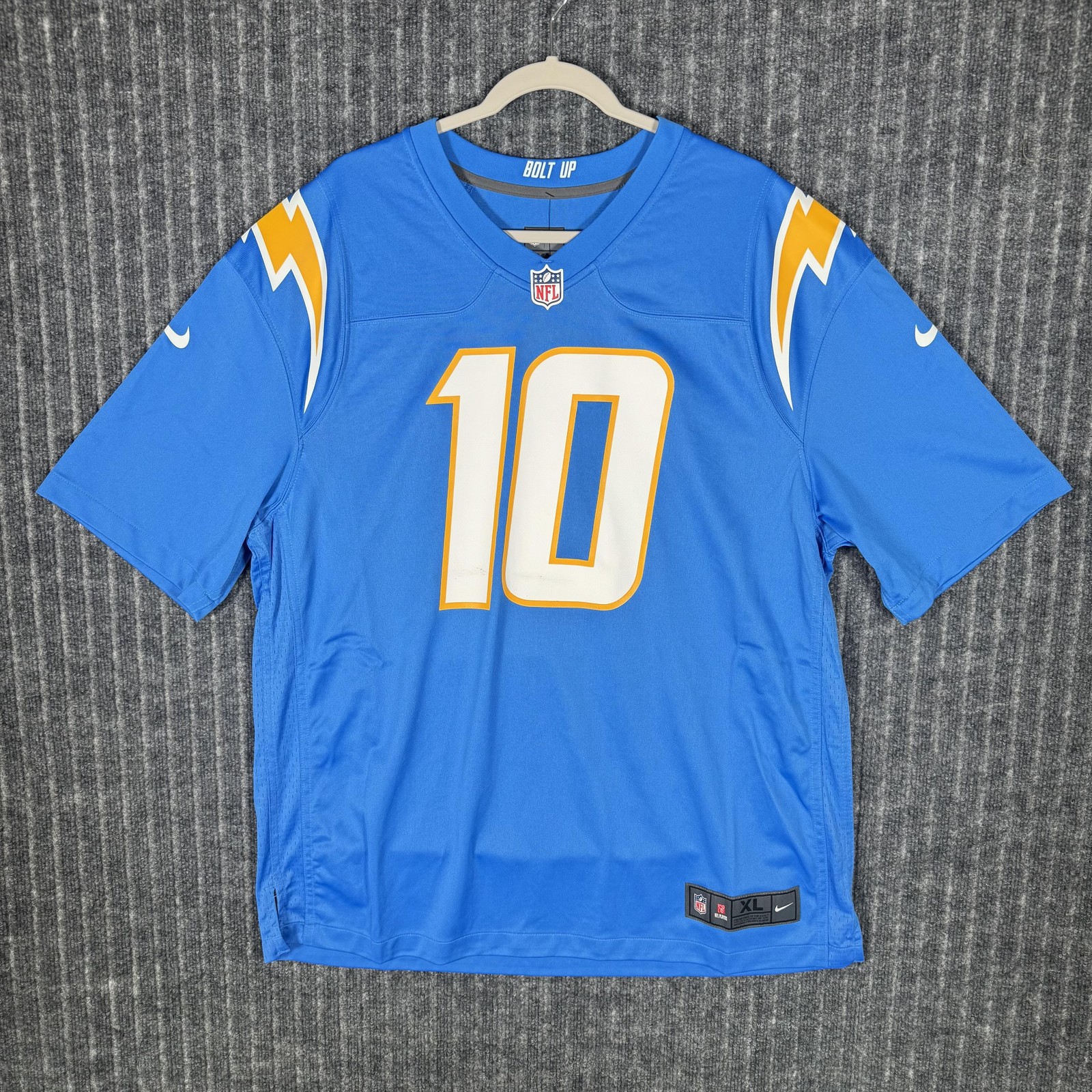 Los angeles chargers jersey mens xl nfl football justin herbert 10 nike on field