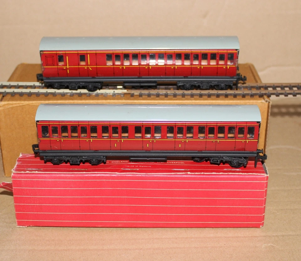HORNBY DUBLO 4021 4022 BR TINPLATE SUBURBAN COACHS - Bild 2 von 2