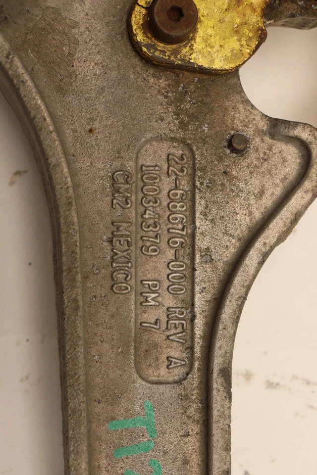 FREIGHTLINER CASCADIA 126 2018-2024 SOPORTE DE MONTAJE DE FALDÓN R2268676000 OEM Foto 4 de 4