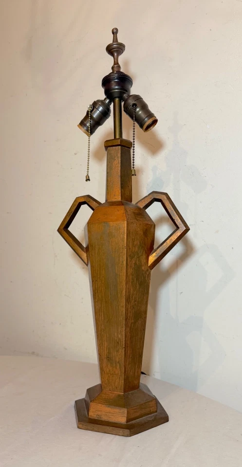 Lámpara de mesa eléctrica Arts & Crafts de hierro patinado bronce extremadamente pesada 16 libras. Foto 3 de 4