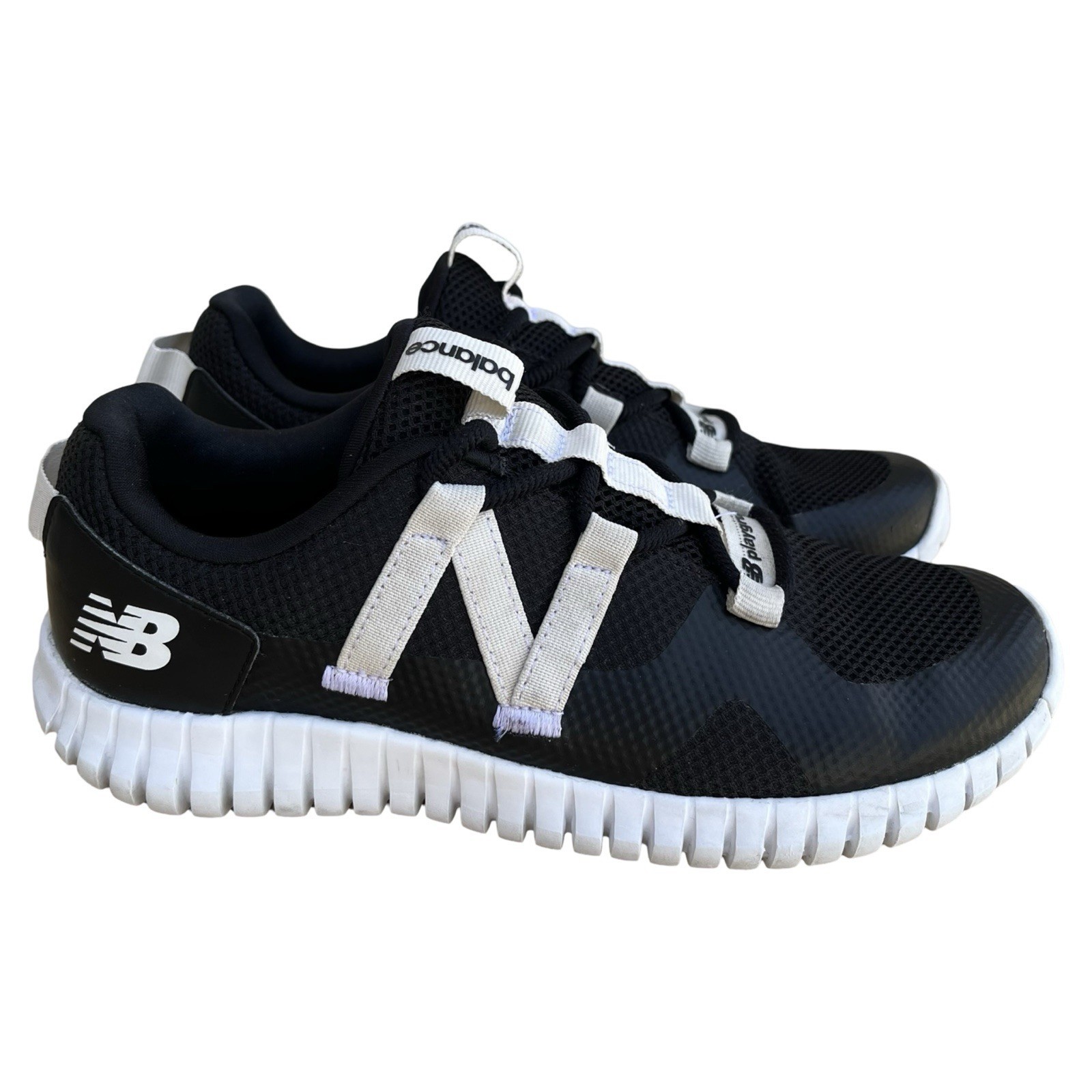 SAOLA New Balance Sneaker Elasticizzata Ragazzo Taglia 5.5 PLAYGRUV V2 Nero Bianco