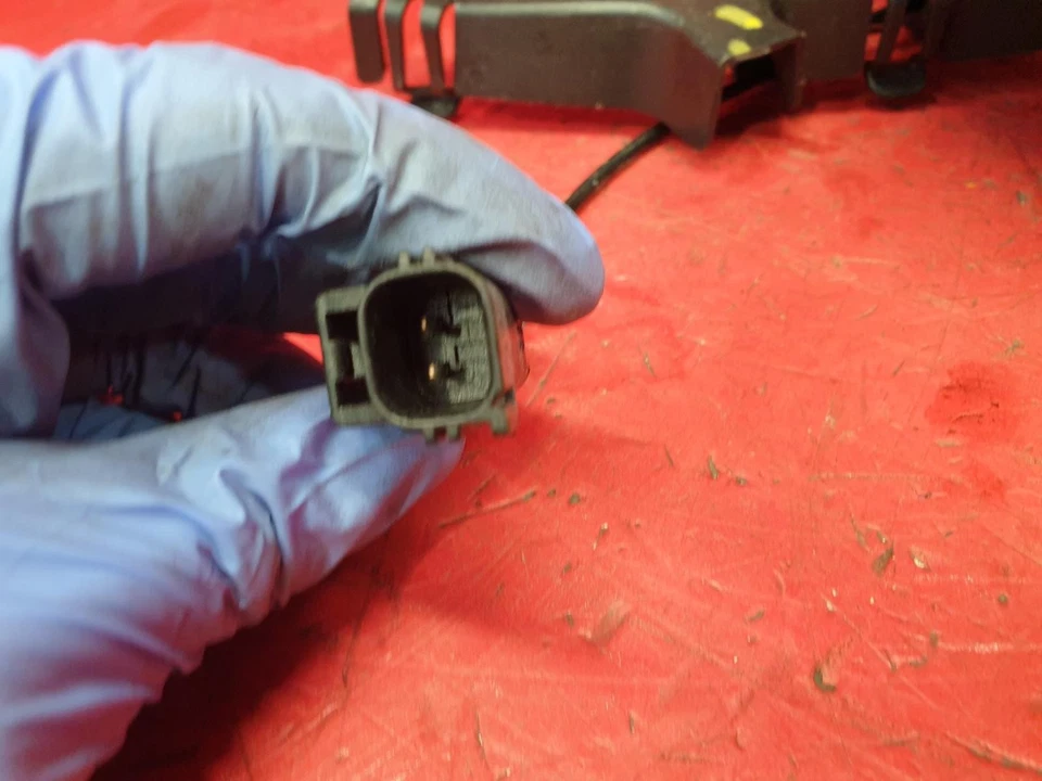 MOZZO JAGUAR TIPO F LATO PASSEGGERO POSTERIORE VICINO LH 20235.0L BENZINA - Immagine 4 di 4