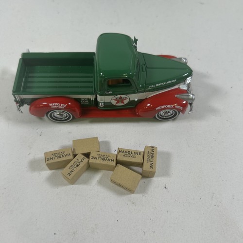 92121 1941 Chevrolet AK Texaco - 47792 Matchbox Collectibles - Picture 8 of 11