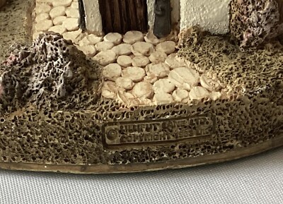 VTG Rare Lilliput Lane Figurine, Thatchers Rest, Hand Made In UK