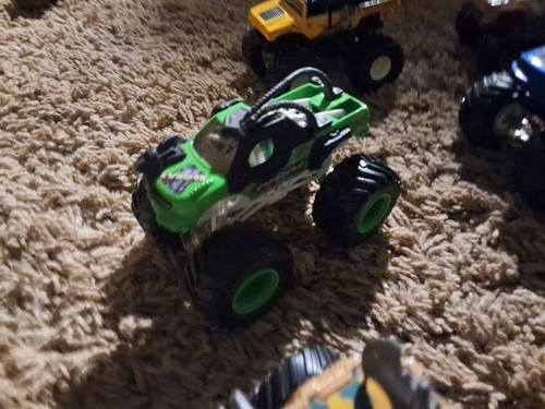 Lot Of 9 Asorted Dicast Toy Monster trucks - Picture 3 of 11