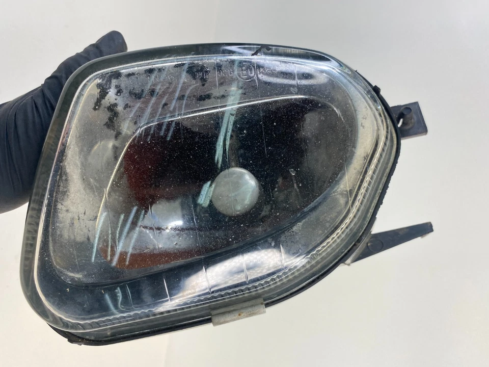 2003-2005 梅赛德斯奔驰 E320 左前驱动侧雾灯 154825-00 原始设备制造商 — 第 3/4 张图片