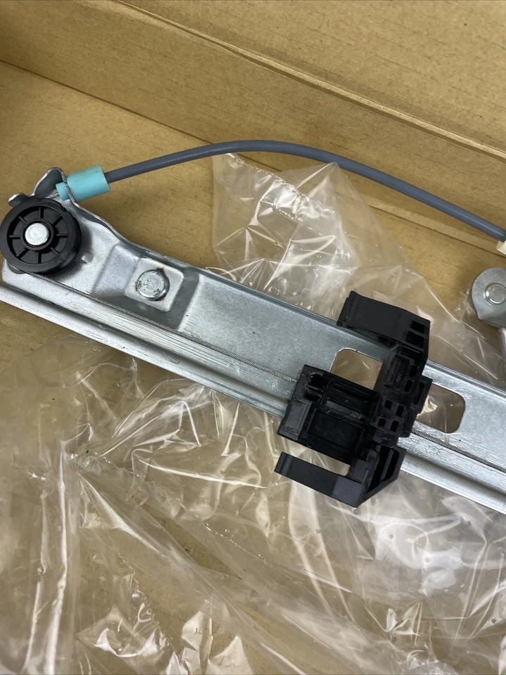 Dorman 749-469 se adapta a BMW 325xi 330xi regulador de ventana eléctrica trasero derecho WO motor Nuevo de Lote Antiguo Foto 3 de 4