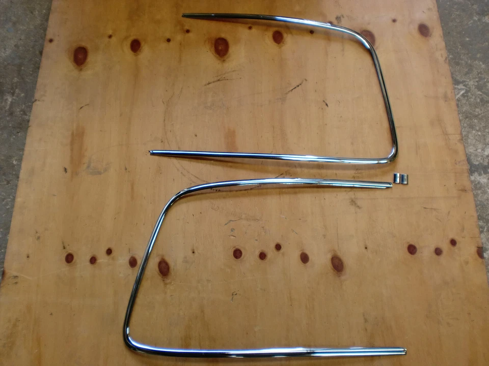 JAGUAR MK2 S-TYPE 420 DAIMLER SOBERANO TELA TRASEIRA CROMADA PAR E CLIPES ARTICULADOS - Imagem 4 de 4