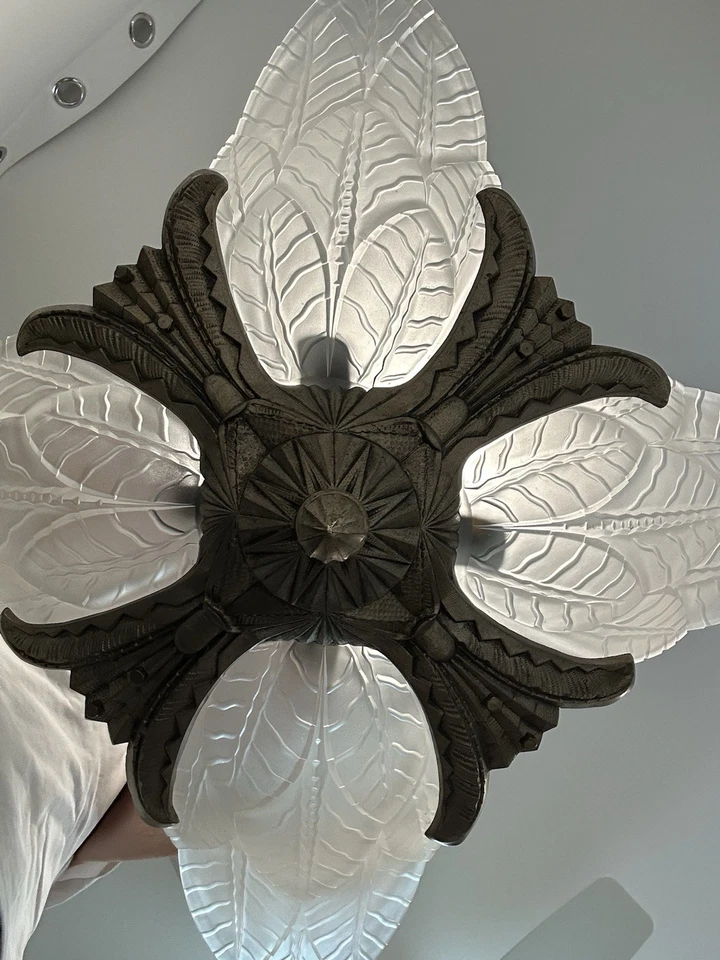 Lámpara de araña francesa Art Deco vintage de los años 30 4 luces con motivo de hoja Foto 3 de 4