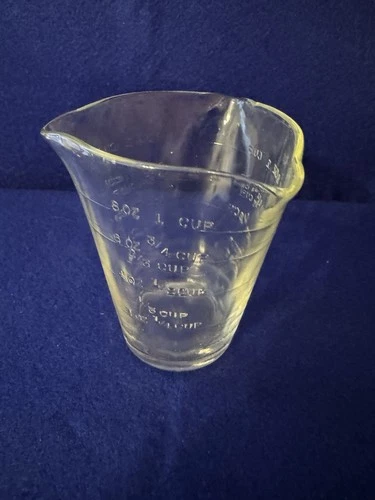 VTG Federal Glass 3 Spout One Cup Glass Measuring Cup Shield Logo Bottom MINT