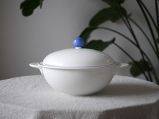 Villeroy & Boch Tipo Gemüseschale blau mit Deckel, weiße Porzellanterrine