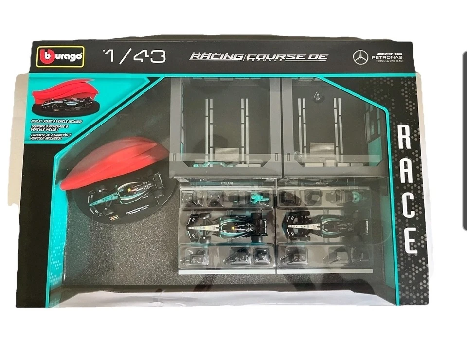 1:43 Burago Formula 1 Mercedes AMG Petronas Racing Paddock F1 W15 - Image 2 of 4