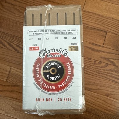 Martin Authentic Acoustic  Lifespan  2.0 Guitar Strings   Phosphor Bronze, Cu...