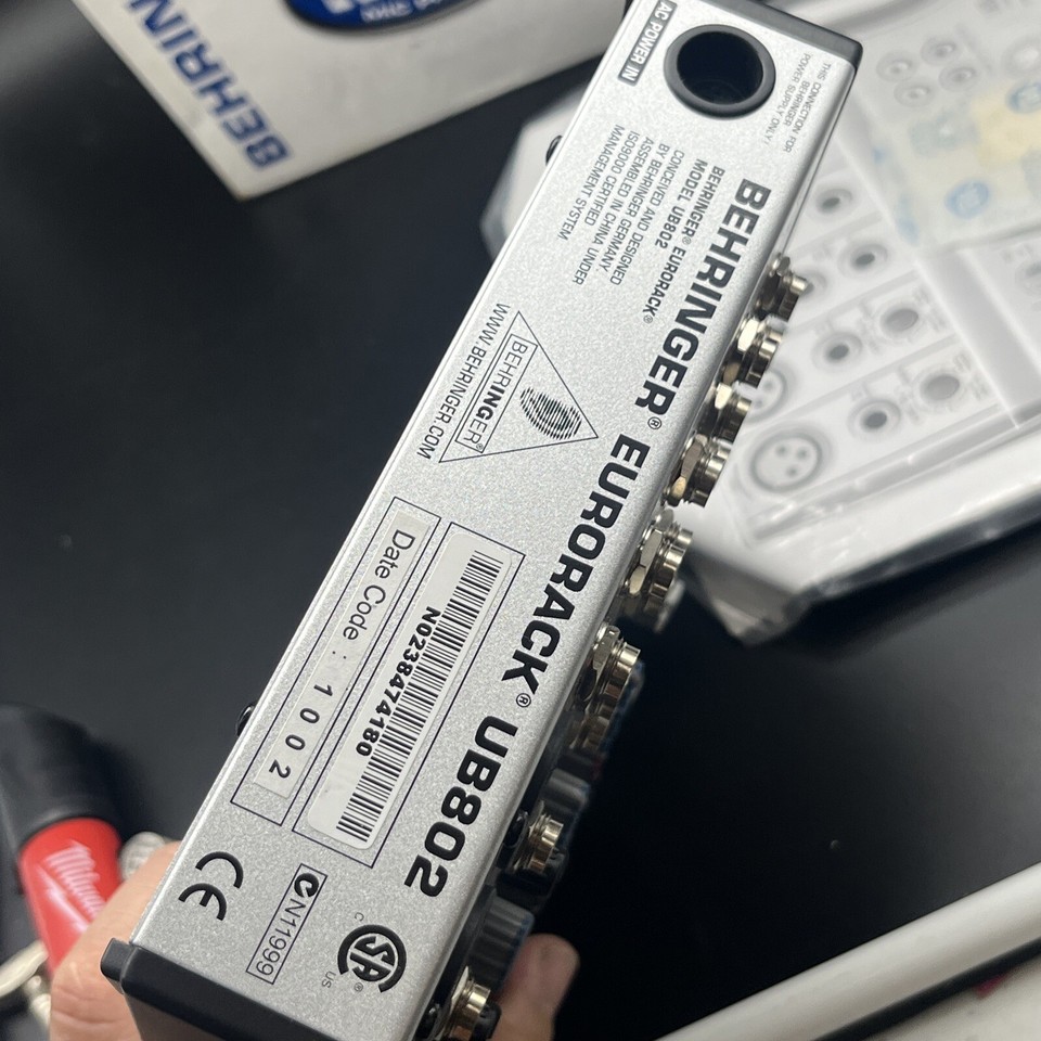 Behringer Eurorack UB802 Ultra LowNoise 8Input 2Bus Mixer W Box N