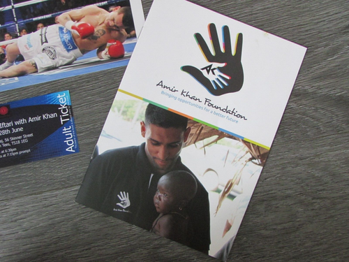 Foto y boleto original firmado a mano campeón mundial de boxeo boxeador Amir Khan - Imagen 9 de 14