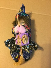 VTG HALLOWEEN PETITE PALS WITCH (MULTICOLOR) W/ BROOM ITEM 85824 ARTMARK 7" 1998