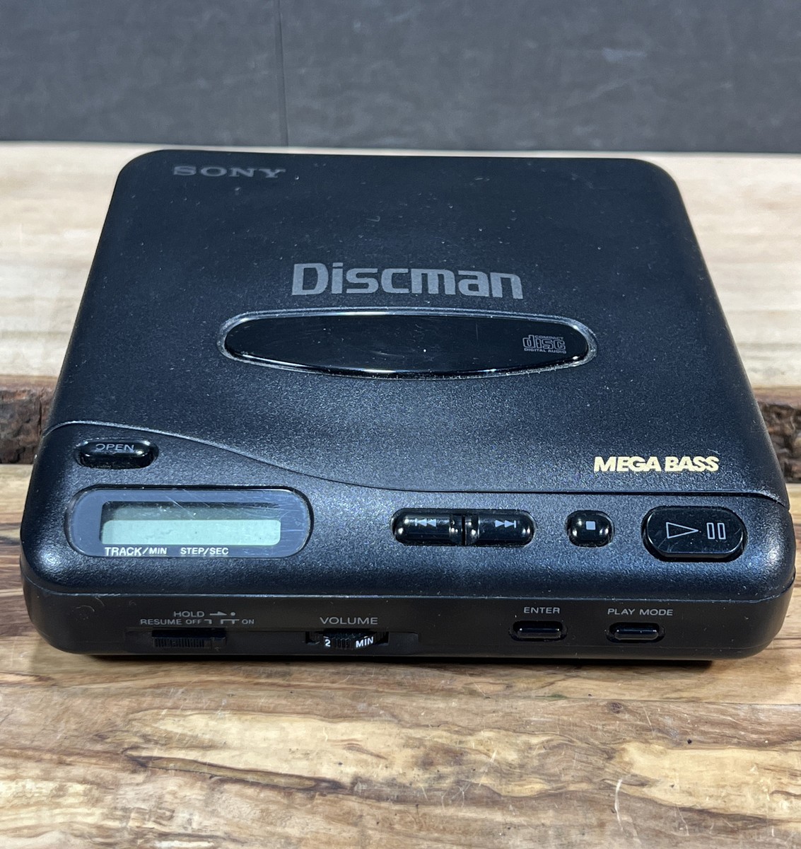 Sony Discman D-11 Mega Bass Personal Portable CD Player Sony Discman D-11 Mega Bass Personal Portable CD Player
