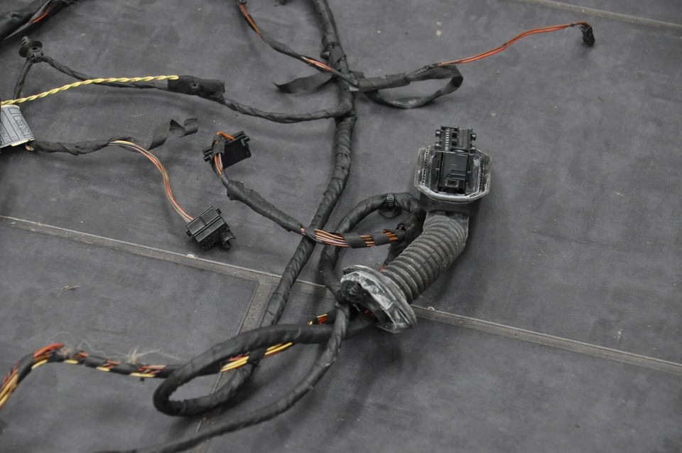 Front Left Door Wiring Harness BMW 5 Series F10 F11 9240852 Driver Door