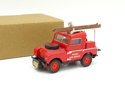 land rover defender pompier solido echelle 1/43 ref (28/01
