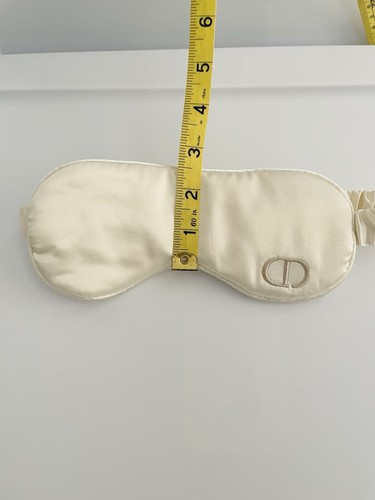 Máscara de ojos para dormir sedosa Dior Beauty accesorio para ojos con bolsa de cordón Dior - Imagen 5 de 7