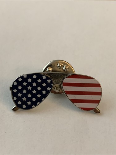 Punisher Schädel Und Waffen Mit Amerikanische Flagge Reversnadel
