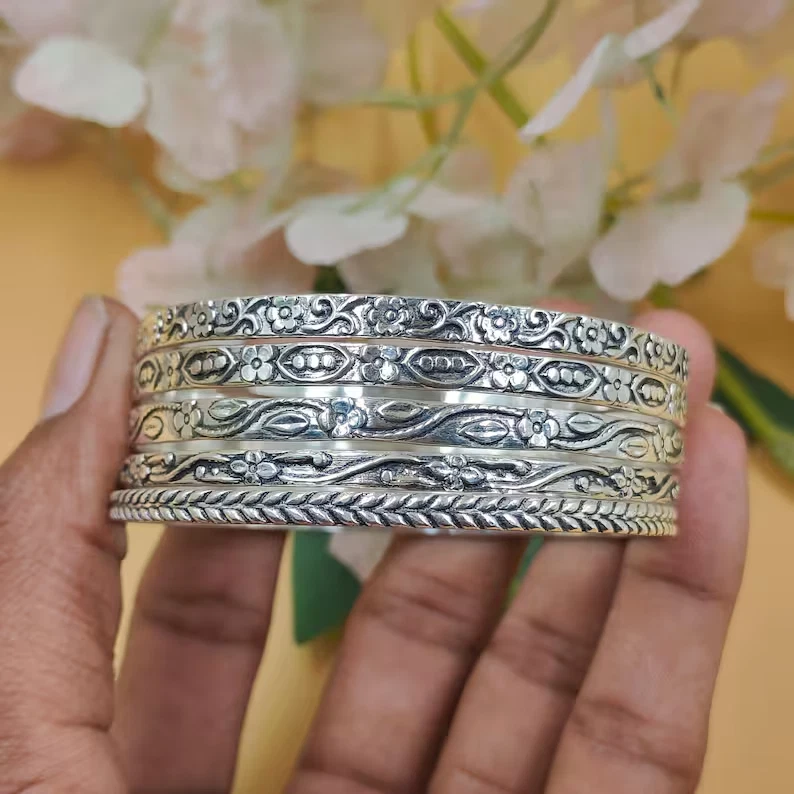 Hammered Set of 5 925 Sterling Silver Bangles Anniversary Stacking Bracelet RR13 - Image 2 of 4