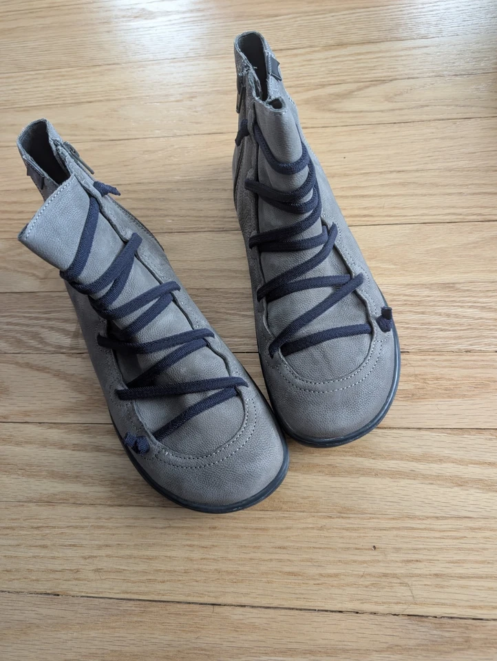 EUC Camper Peu Ankle Boots Women's 10.5 EU 41 Zip up Leather Walking shoes Flats - image 4 of 4