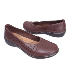 Clarks Cora Iris Leather Slip On Loafer Shoes Women Brown 6.5M Perforated Flat
