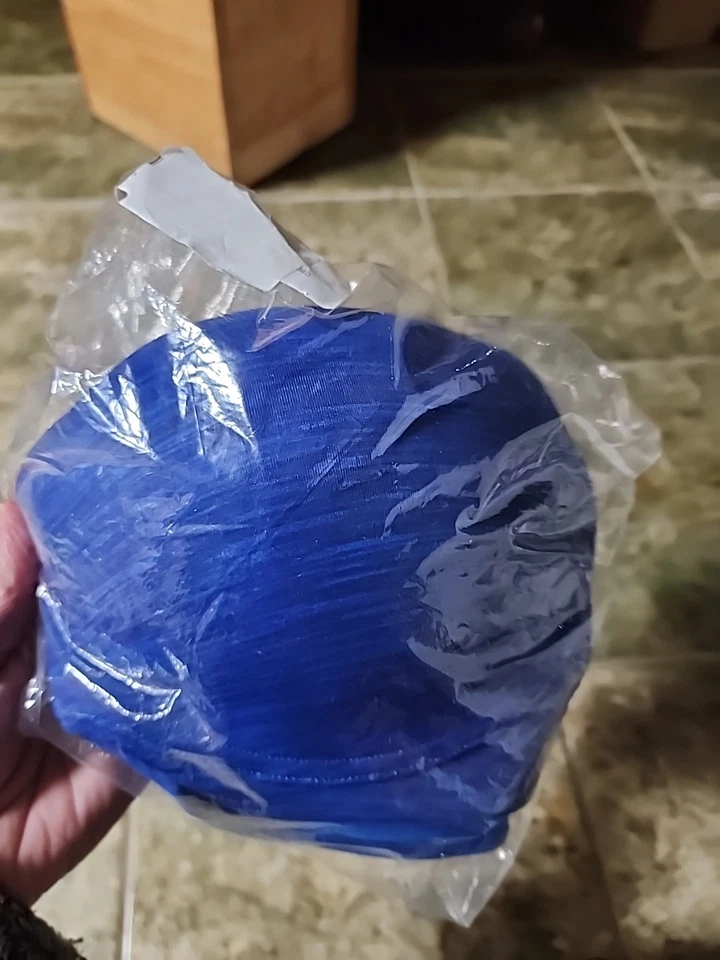 Sujetador deportivo convertible sin aros azul y negro Maidenform para mujer 7992 - 34D. Foto 2 de 4