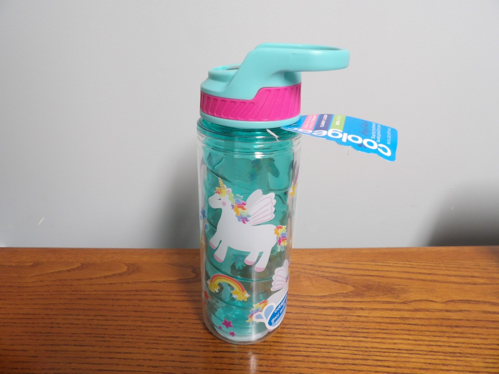 16 Fl Oz, Bpa Free. Green And Pink. Unicorns And Rainbows