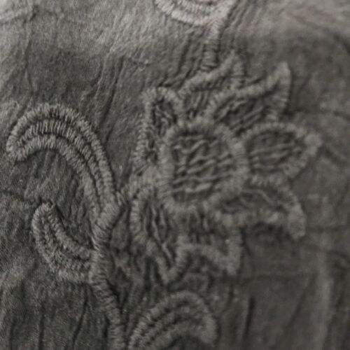 Vince Camuto Kimono Sweater Embroidered Flowers Black Sz One Size Fits Most - Picture 7 of 18