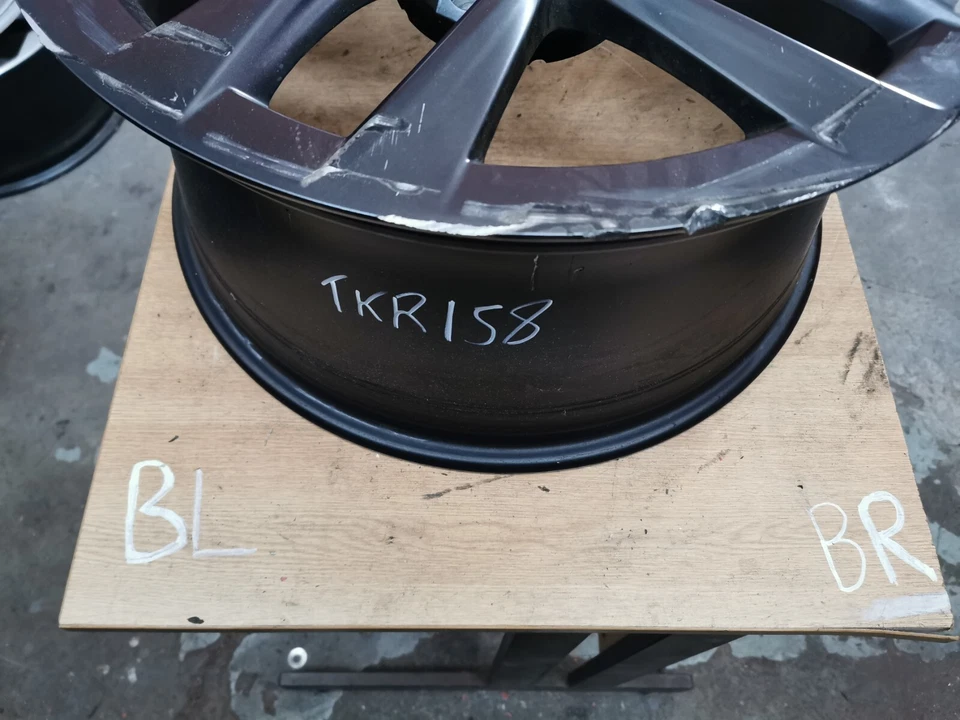 Llanta trasera Tesla Modelo S 2023 95803 OEM 21x10,5 Met Char mate 142022900D - Imagen 3 de 4