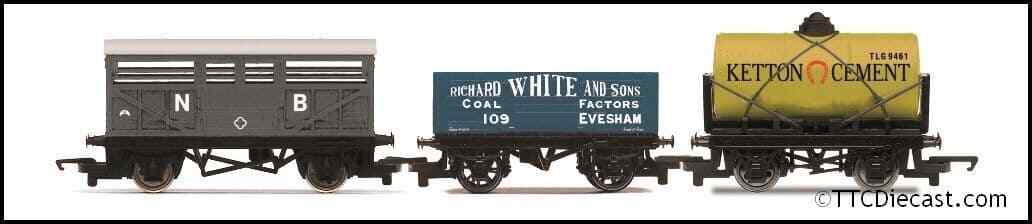 Hornby R60135 Triple Wagon Pack, Various - Era 3 - OO Gauge