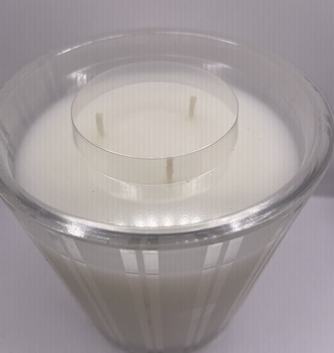 Nest New York Bamboo Luxury Scented Candle 21.0 OZ - Picture 4 of 5