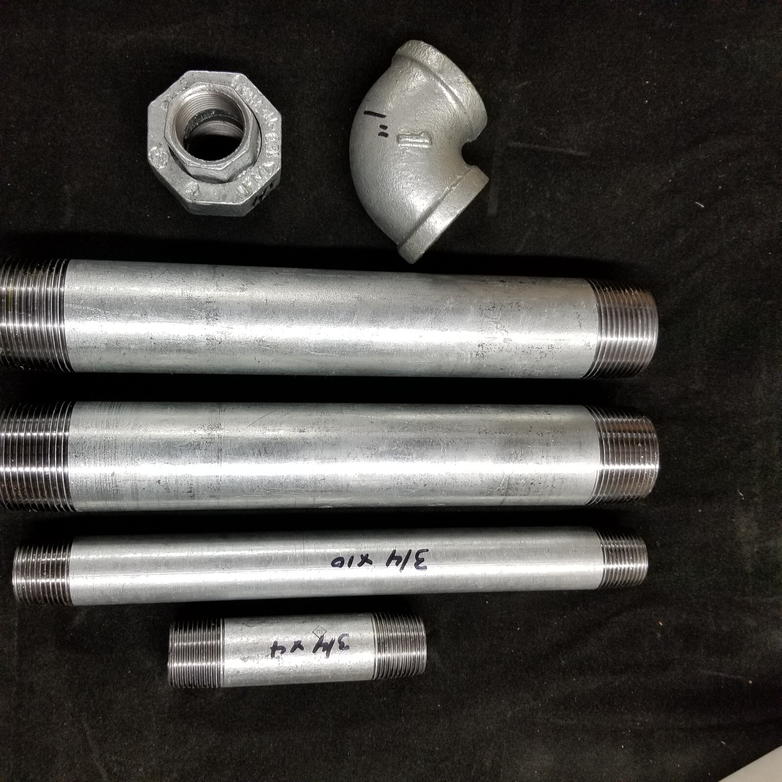Lot Galvanized Pipe Fitting Nipples, Elbow and Union - BRAND NEW