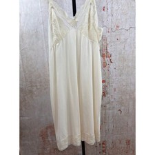 Vintage Kayser Sz 38 Waist Ivory Slip Lace Cottage Croquette Feminine Made in US