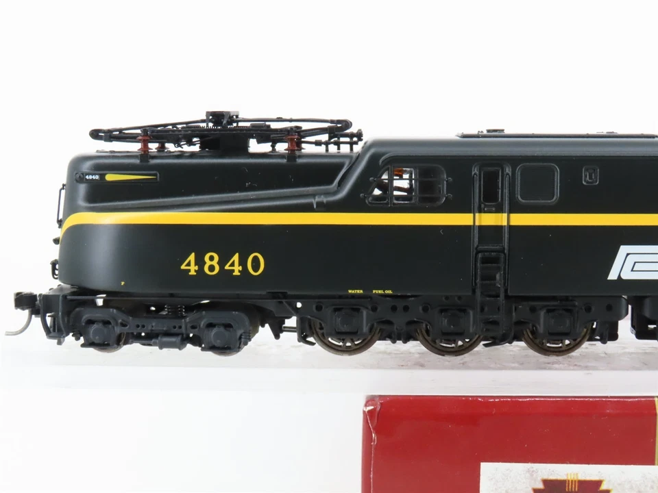 HO Broadway Limited BLI 696 PC Penn Central GG1 Electric #4840 w/ DCC & Sound - Image 2 of 4