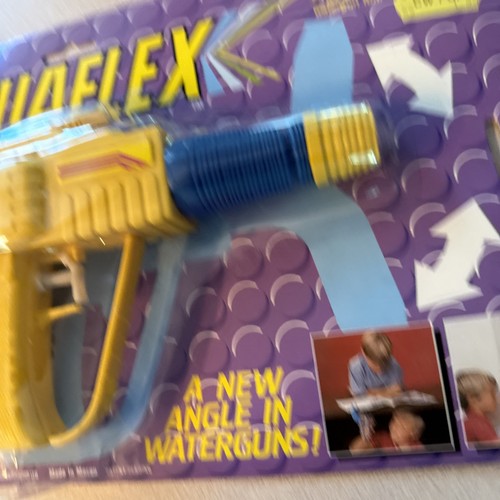 De colección AQUAFLEX Watergun Lanard Toys 1990 Dispara alrededor de las esquinas Era espacial - Imagen 12 de 12