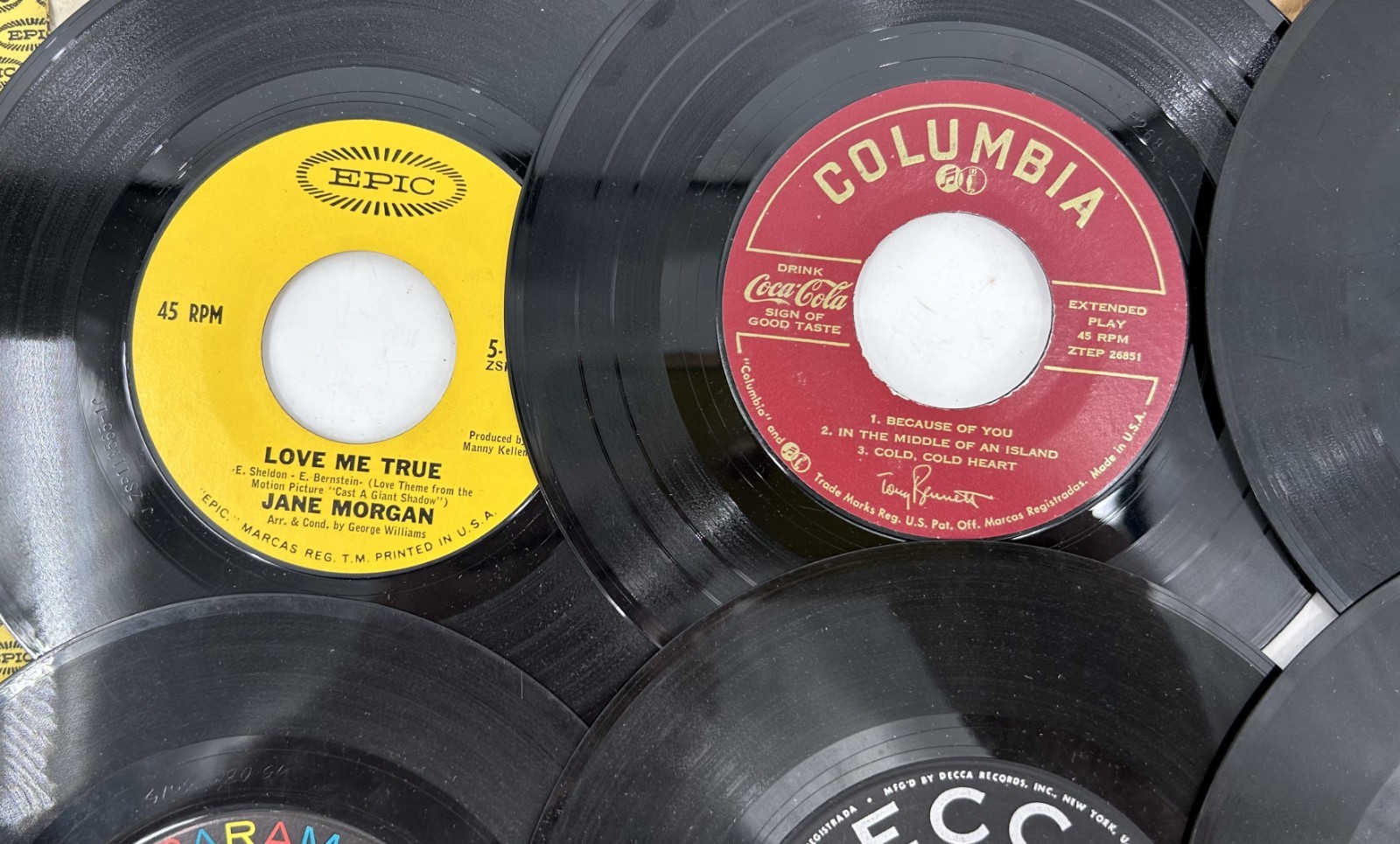 Lot of 17 Vinyl 45's - Sam Cooke, Tony Bennett, Frank Sinatra, Peggy Lee, etc...