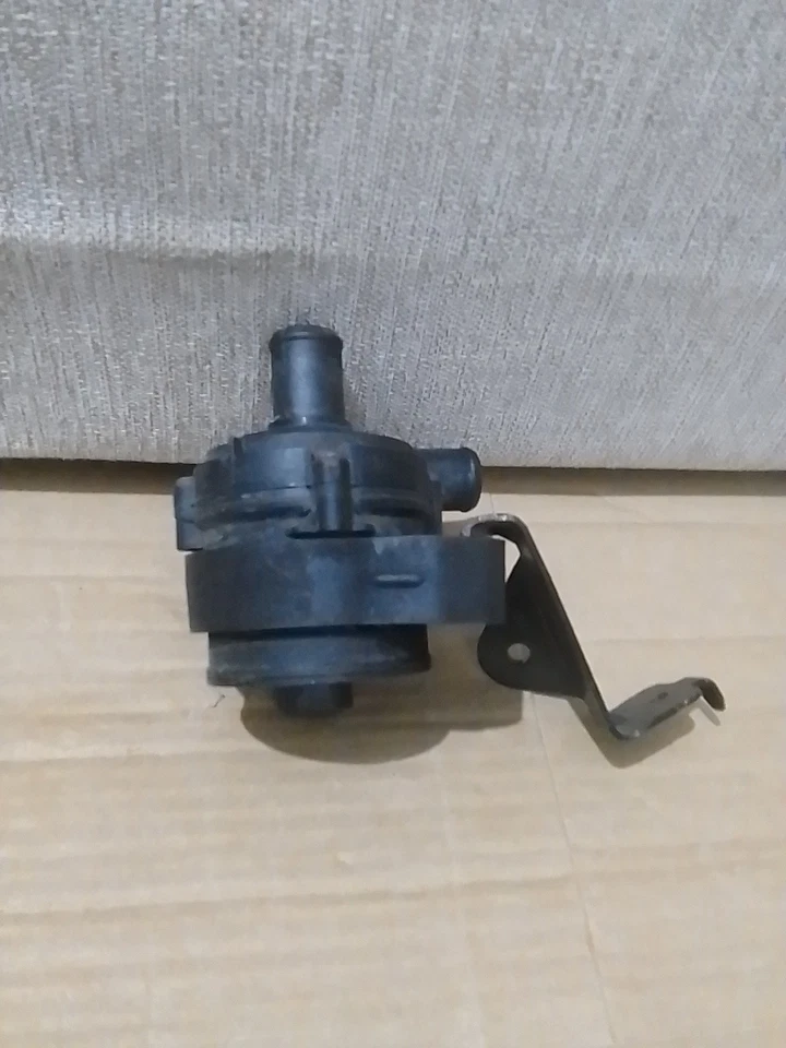 MERCEDES BENZ C CLASS E CLASS VITO W447 AUXILIARY WATER PUMP A2118350028 - Image 3 of 4