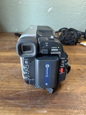 Sony Handycam CCD-TRV138 HI8 8mm With Cords, Battery, Strap