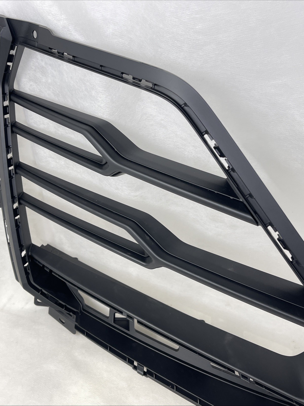 OEM LAMBORGHINI URUS LEFT FRONT BUMPER GRILL, BLACK, 4ML8076813FZ, New