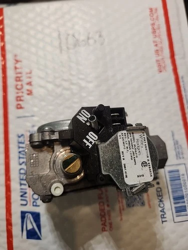 Carrier White-Rodgers EF32CW210 36J24-618 Furnace Gas Valve Free Shipping