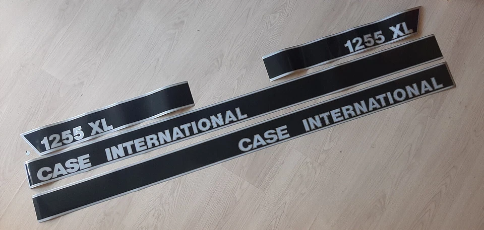 IHC CASE Aufkleber international 1255XL Logo Emblem Sticker Label lang