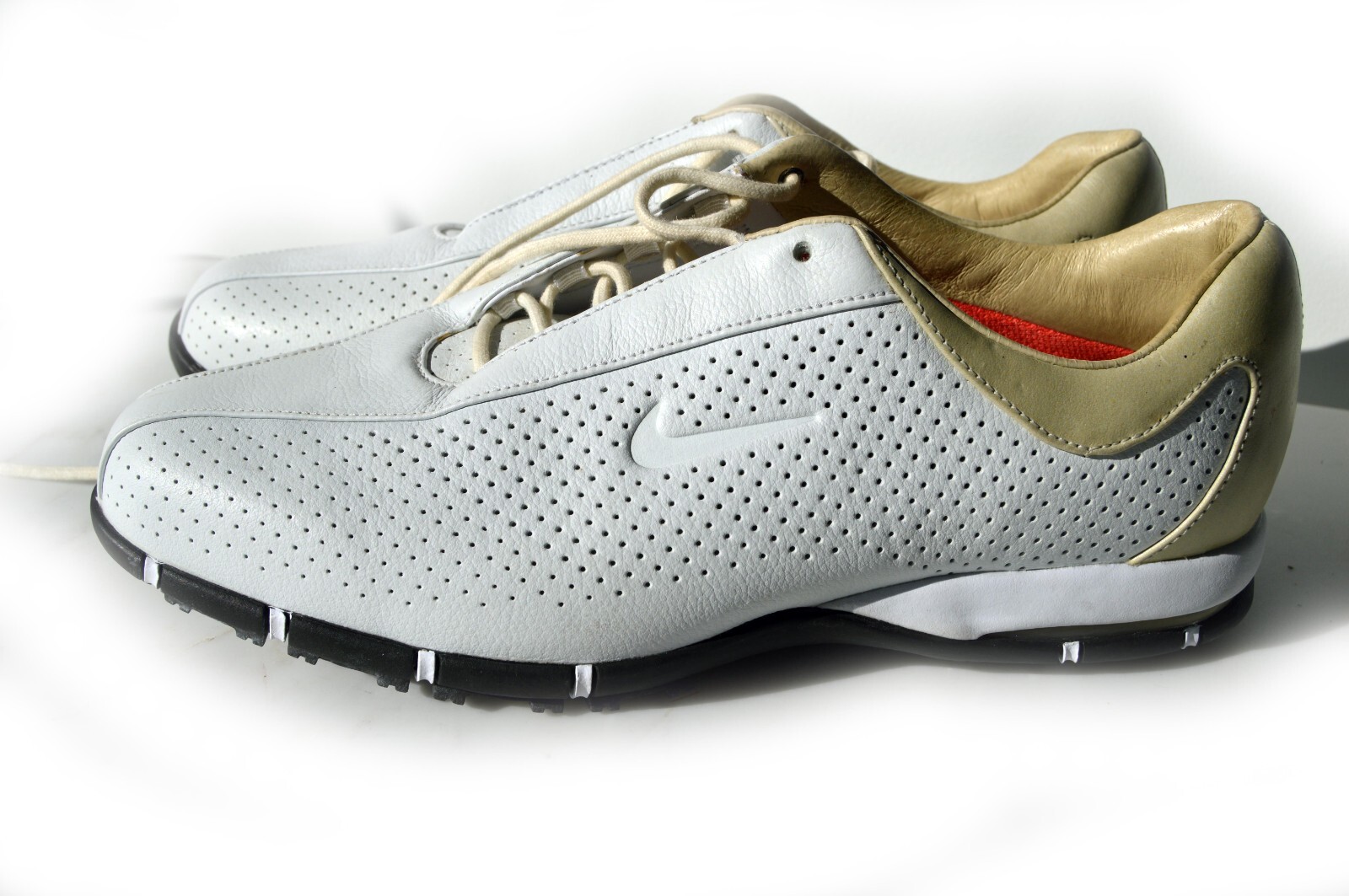 Nike Air Sport Performance Golf Shoes Ladies White Spikeless. Size 9