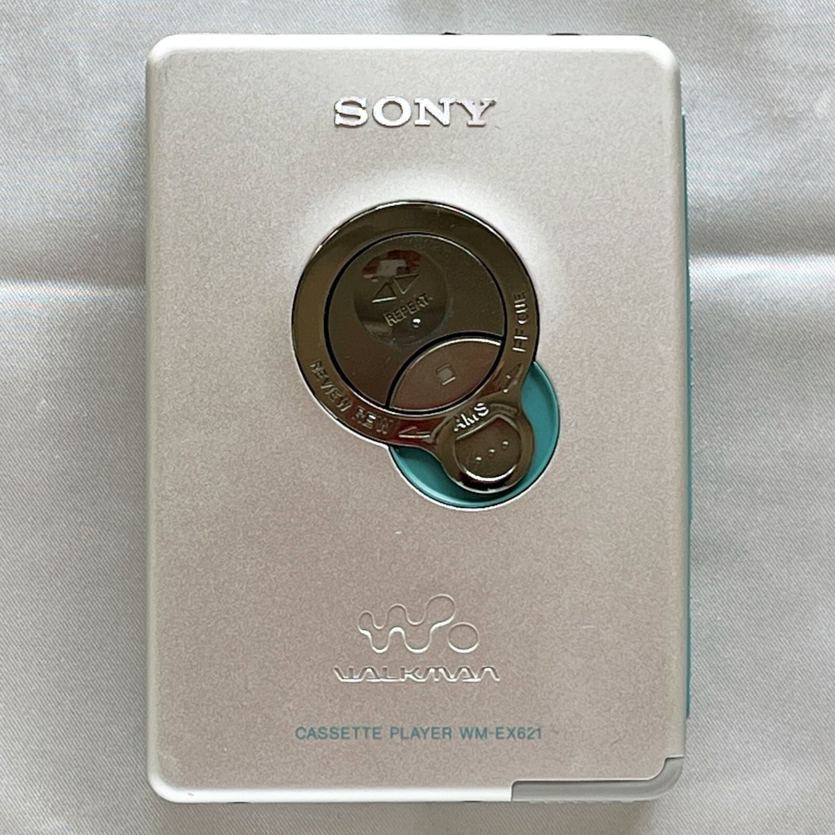 SONY WM-EX621 2001 Silver Walkman Vintage Cassette Player