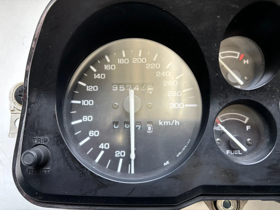 Velocímetro de cabina Honda CBR1000F (SC24) cuentarrevoluciones Foto 2 de 4