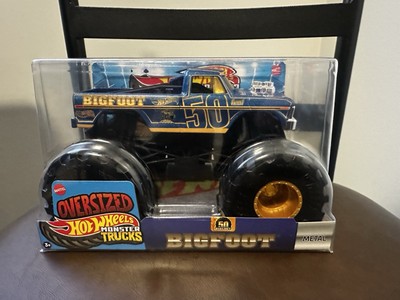 2025 HOT WHEELS MONSTER TRUCKS OVERSIZED 1/24 BIGFOOT 50TH ANNIVERSARY GOLD NEW