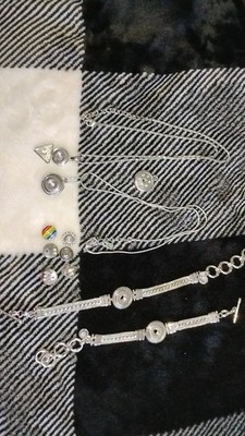 2 ginger snap bracelets & 2 ginger snap necklaces with 6 extra snaps