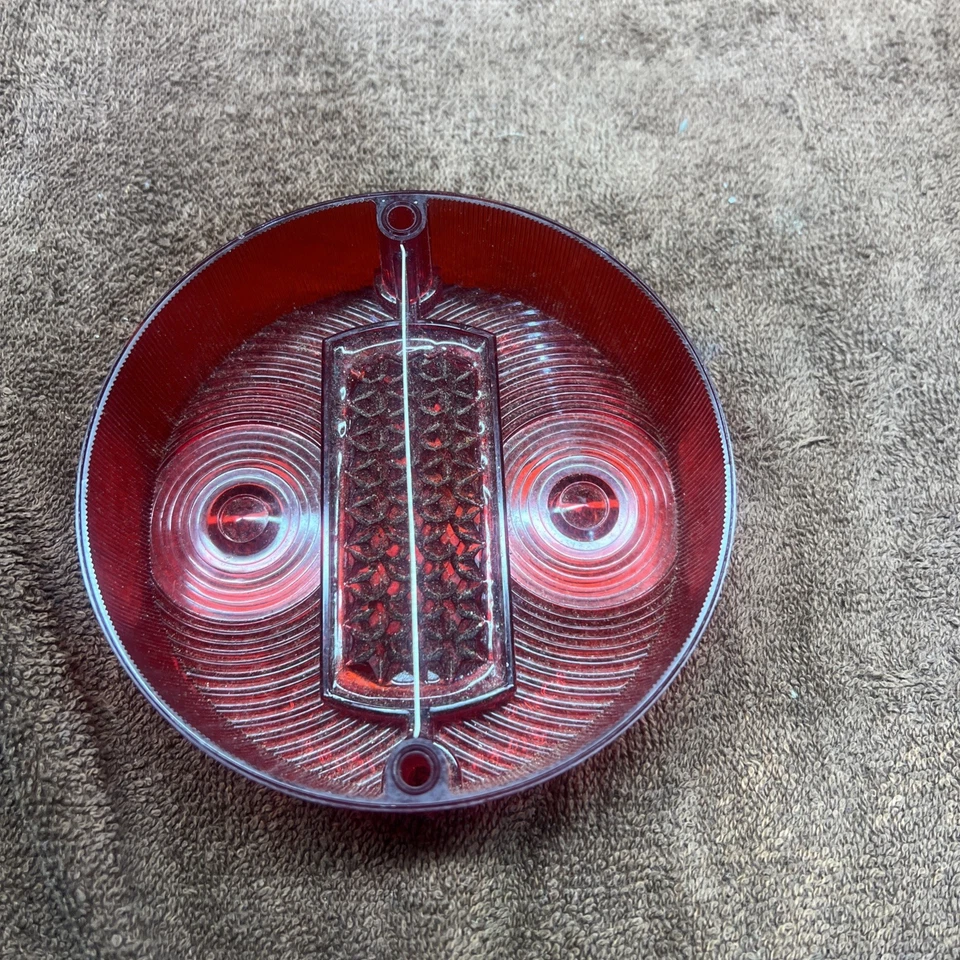 Lente de luz trasera roja SIMCA vintage - Hecha en Francia - A4407 A4412 250SAE STDB 61 Foto 4 de 4